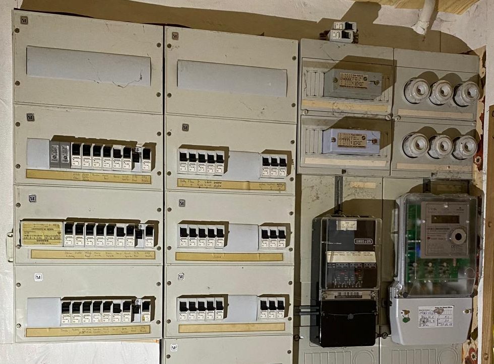 Zählerschrank vor Umbau. Zählerschrank Hannover